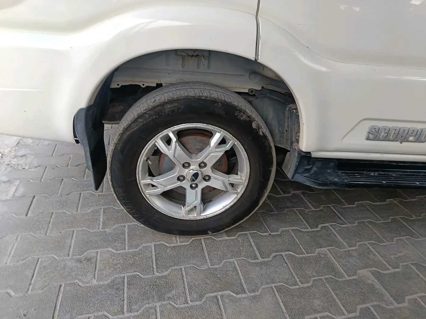 2015 Mahindra Scorpio S10, Diesel, Manual, 1,29,103 km, tyre