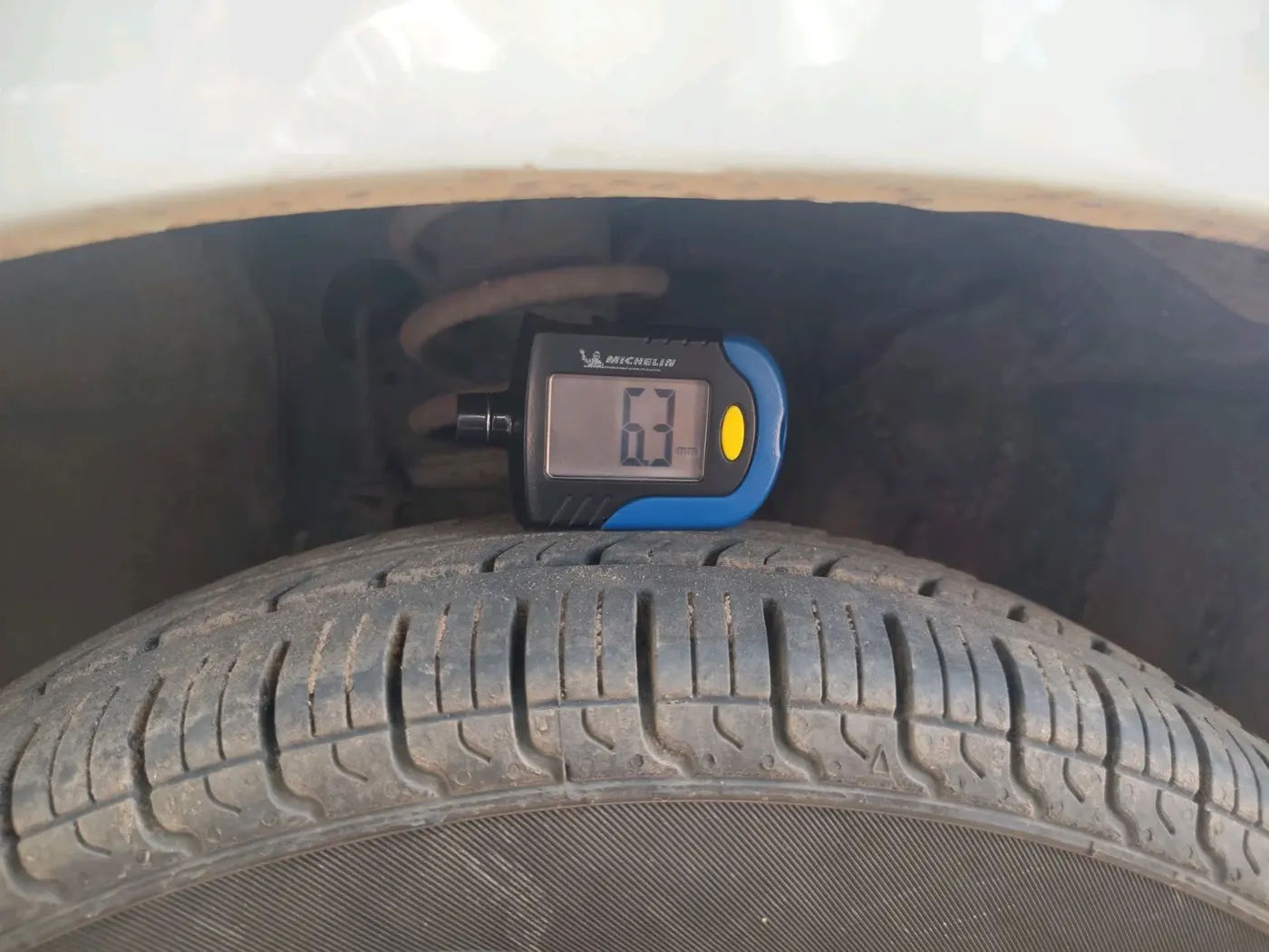2012 Maruti Alto LXI, CNG, Manual, 2,02,992 km, tyre