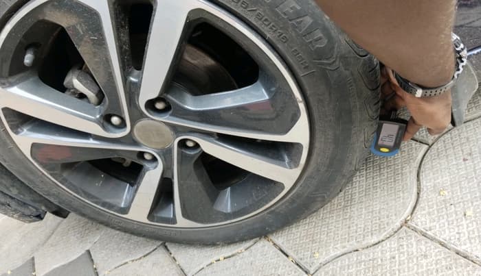 2022 Tata ALTROZ XZA PLUS, Petrol, Automatic, 29,525 km, tyre