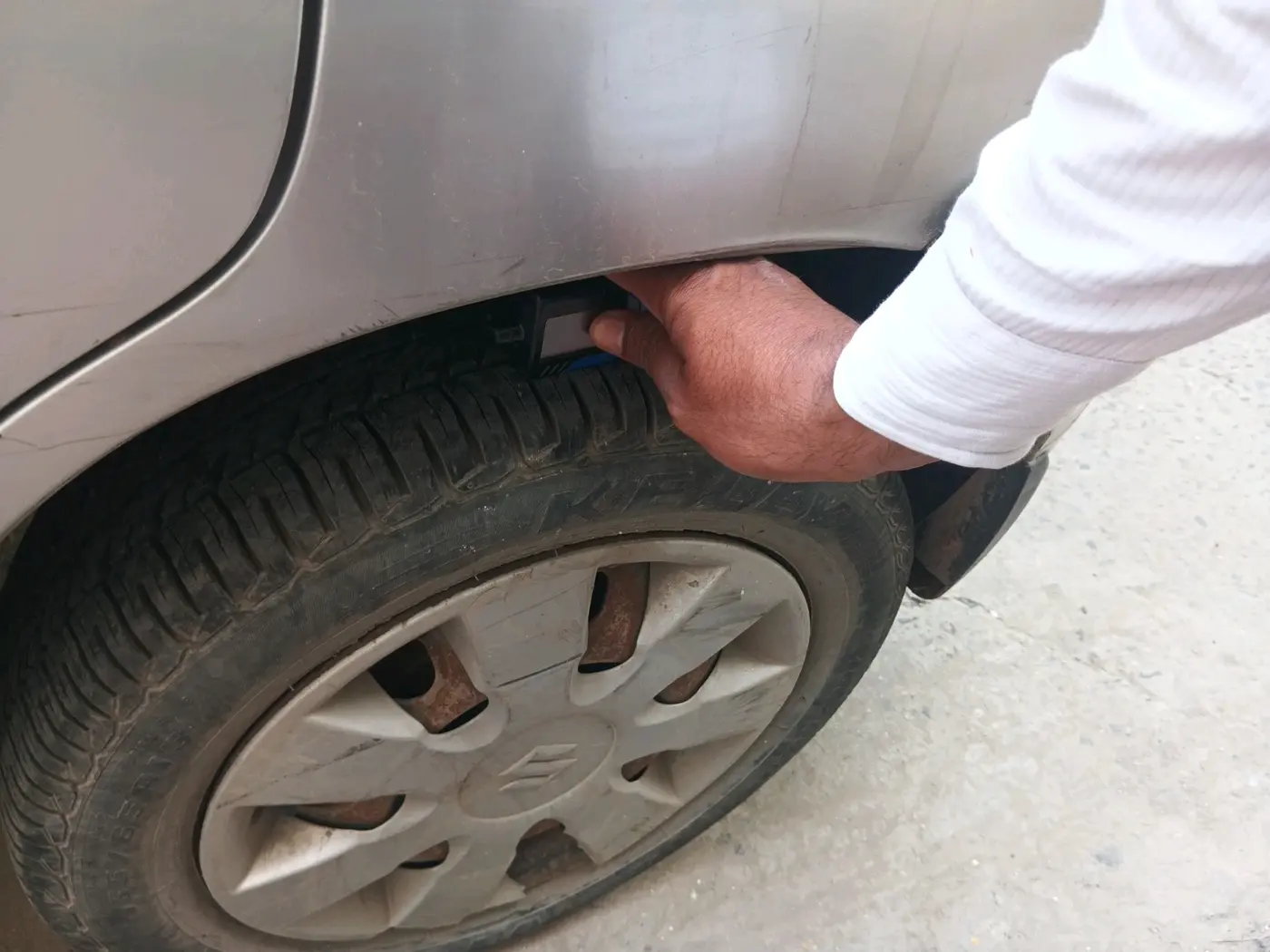 2013 Maruti Alto K10 VXI, Petrol, Manual, 77,115 km, tyre