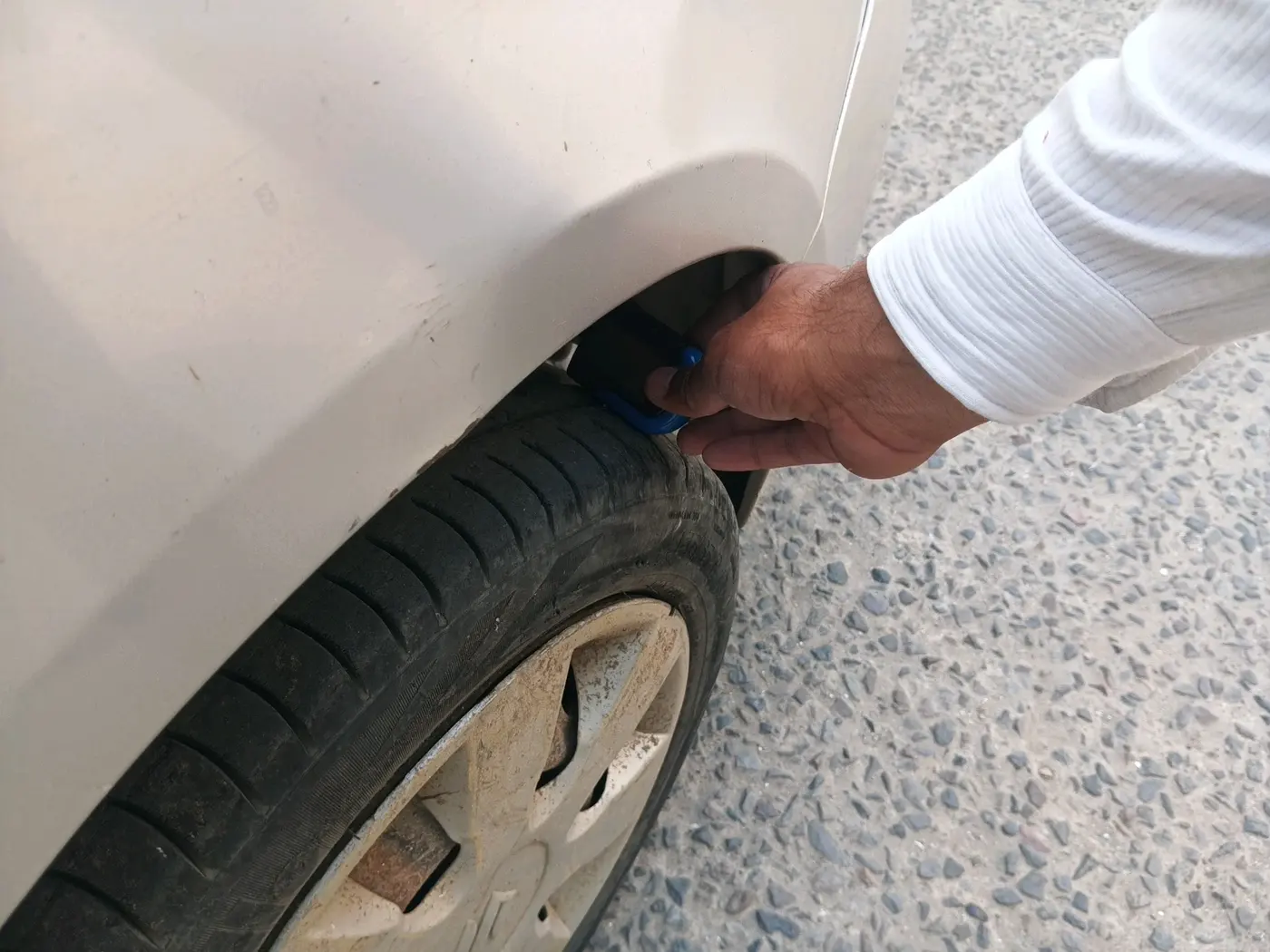 2013 Maruti Alto K10 VXI, Petrol, Manual, 77,115 km, tyre