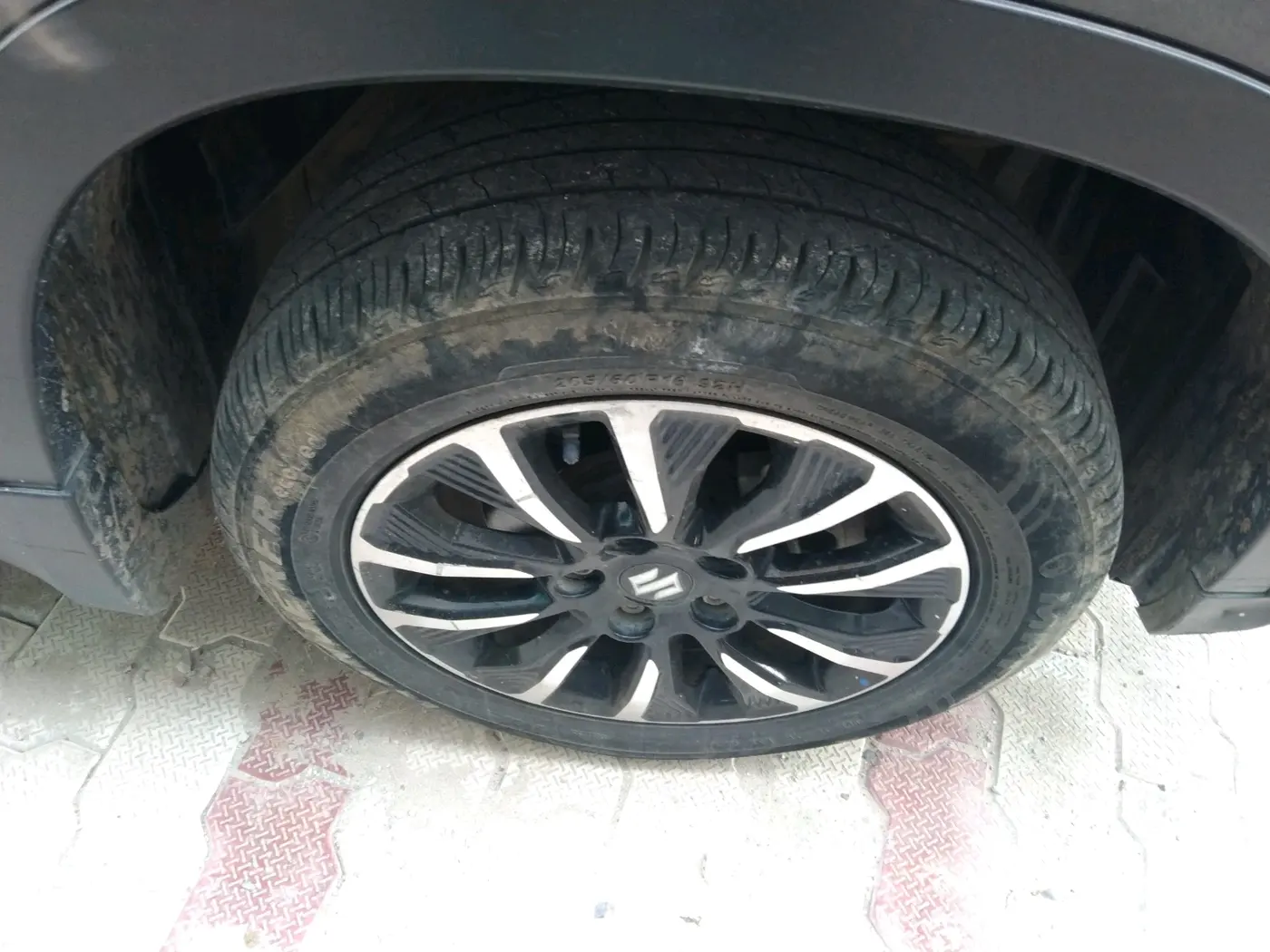 2021 Maruti Vitara Brezza VXI, Petrol, Manual, 61,608 km, tyre