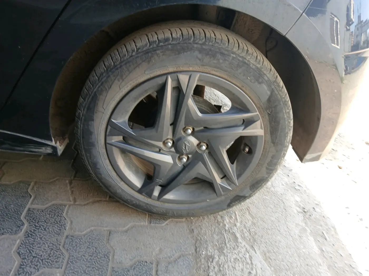 2021 Hyundai NEW I20 SPORTZ 1.2 AT, Petrol, Automatic, 21,207 km, tyre