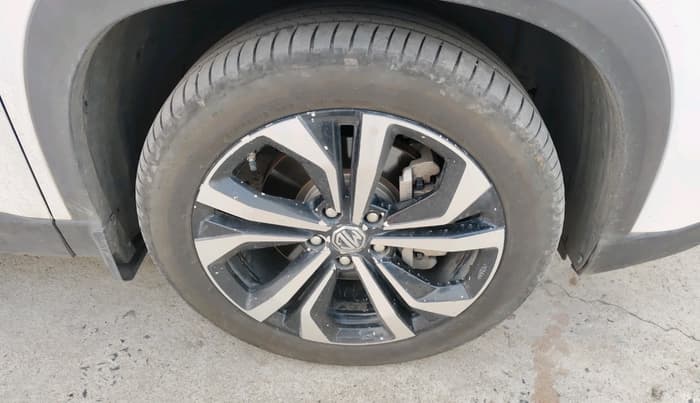 2023 MG HECTOR PLUS SHARP PRO 2.0 TURBO DIESEL 7 STR, Diesel, Manual, 87,942 km, tyre