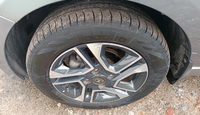 2019 Tata Tiago XZA PLUS PETROL, Petrol, Automatic, 31,788 km, tyre