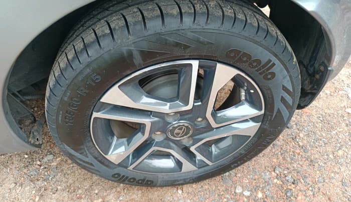 2019 Tata Tiago XZA PLUS PETROL, Petrol, Automatic, 31,788 km, tyre