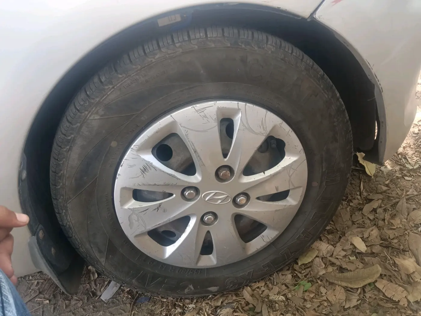 2011 Hyundai i10 SPORTZ 1.2, Petrol, Manual, 1,55,072 km, tyre
