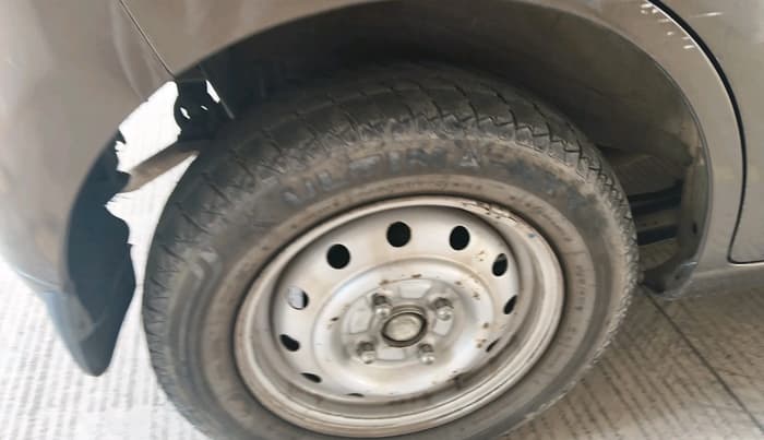 2011 Maruti Wagon R 1.0 LXI, Petrol, Manual, 60,284 km, tyre