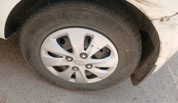 2013 Hyundai i10 MAGNA 1.2, Petrol, Manual, 62,353 km, tyre