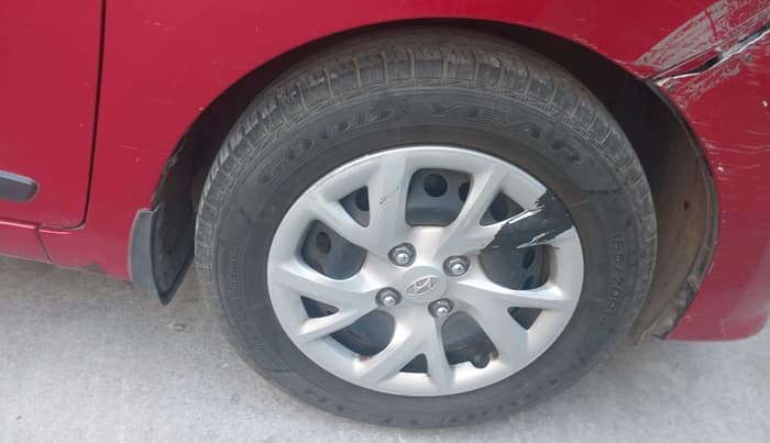 2017 Hyundai Grand i10 SPORTZ 1.2 KAPPA VTVT, Petrol, Manual, 63,455 km, tyre