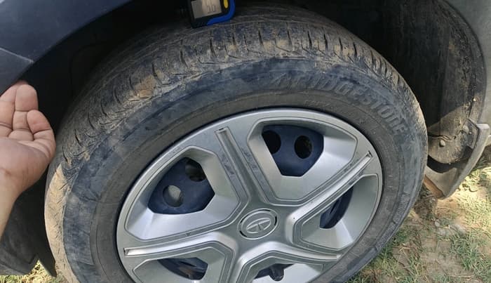 2022 Tata NEXON XM SUNROOF PETROL, Petrol, Manual, 35,225 km, tyre