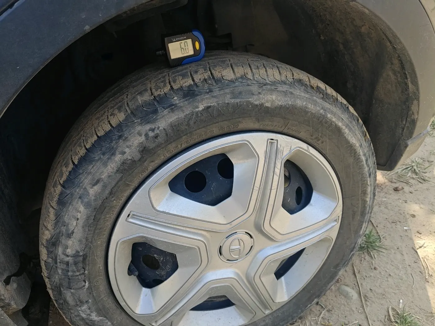 2022 Tata NEXON XM SUNROOF PETROL, Petrol, Manual, 35,225 km, tyre