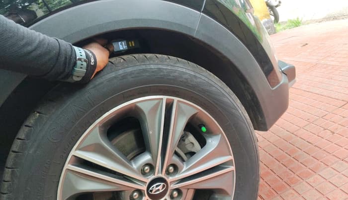 2016 Hyundai Creta SX PLUS AT 1.6 PETROL, CNG, Automatic, 99,525 km, tyre