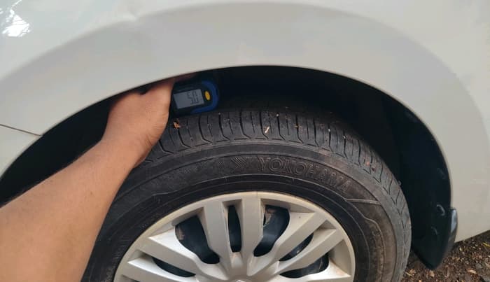 2017 Maruti Dzire VXI, Petrol, Manual, 1,10,862 km, tyre