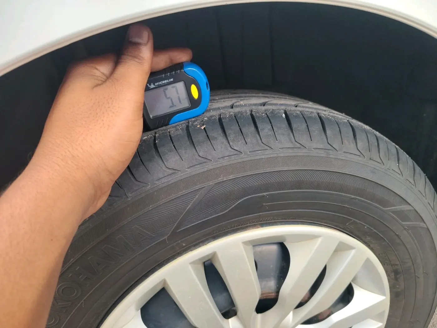 2017 Maruti Dzire VXI, Petrol, Manual, 1,10,862 km, tyre