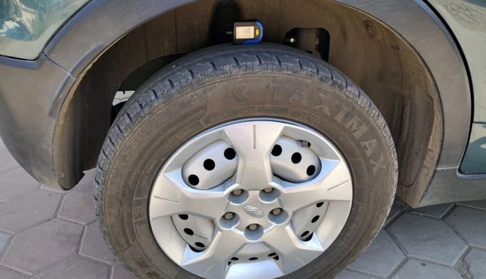 2021 Mahindra XUV300 W4 1.5 DIESEL, Diesel, Manual, 1,02,697 km, tyre