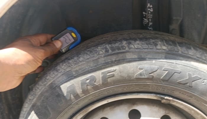 2017 Maruti Dzire LDI, Diesel, Manual, 61,131 km, tyre