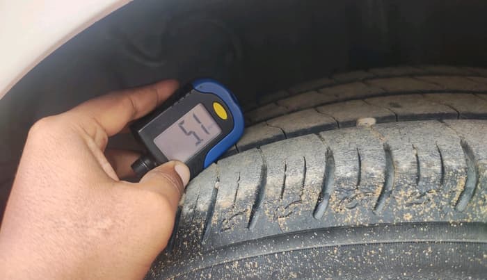 2021 Tata ALTROZ XM PLUS PETROL, Petrol, Manual, 48,678 km, tyre