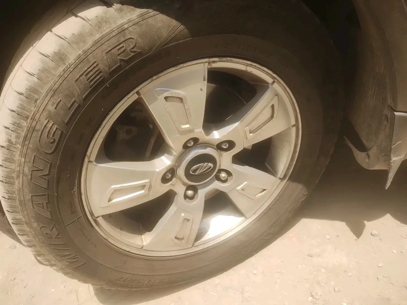 2013 Mahindra XUV500 W8 AWD, Diesel, Manual, 95,652 km, tyre