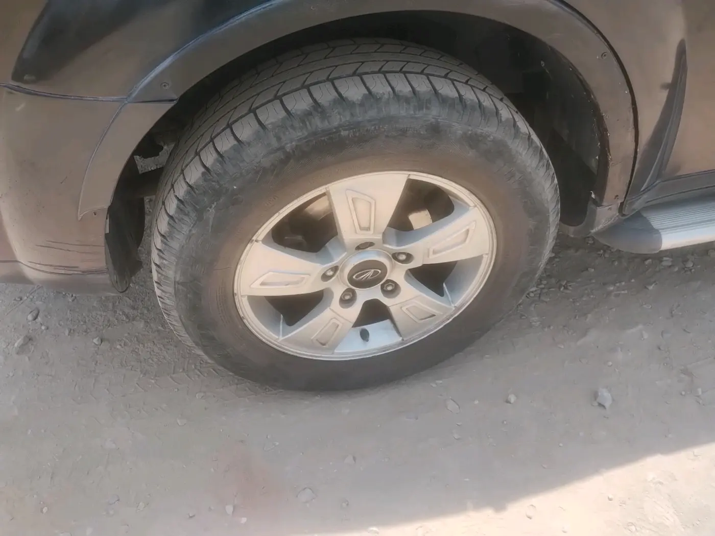 2013 Mahindra XUV500 W8 AWD, Diesel, Manual, 95,652 km, tyre
