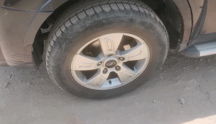 2013 Mahindra XUV500 W8 AWD, Diesel, Manual, 95,652 km, tyre