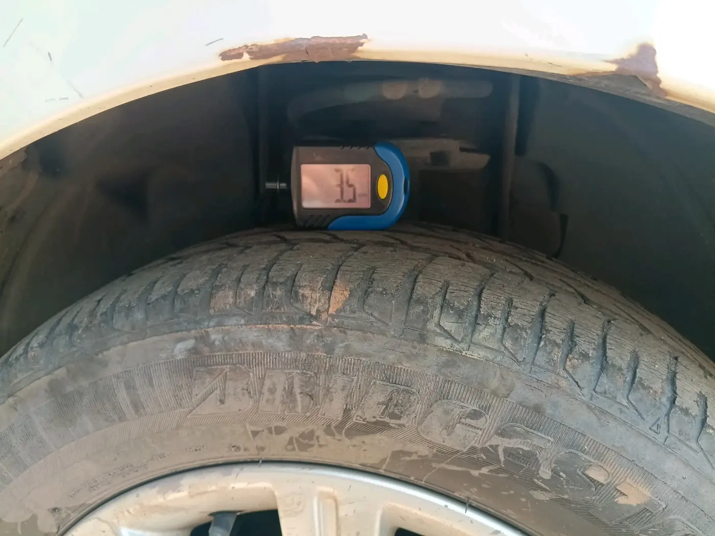 2017 Tata Tiago XZA PETROL, Petrol, Automatic, 93,400 km, tyre