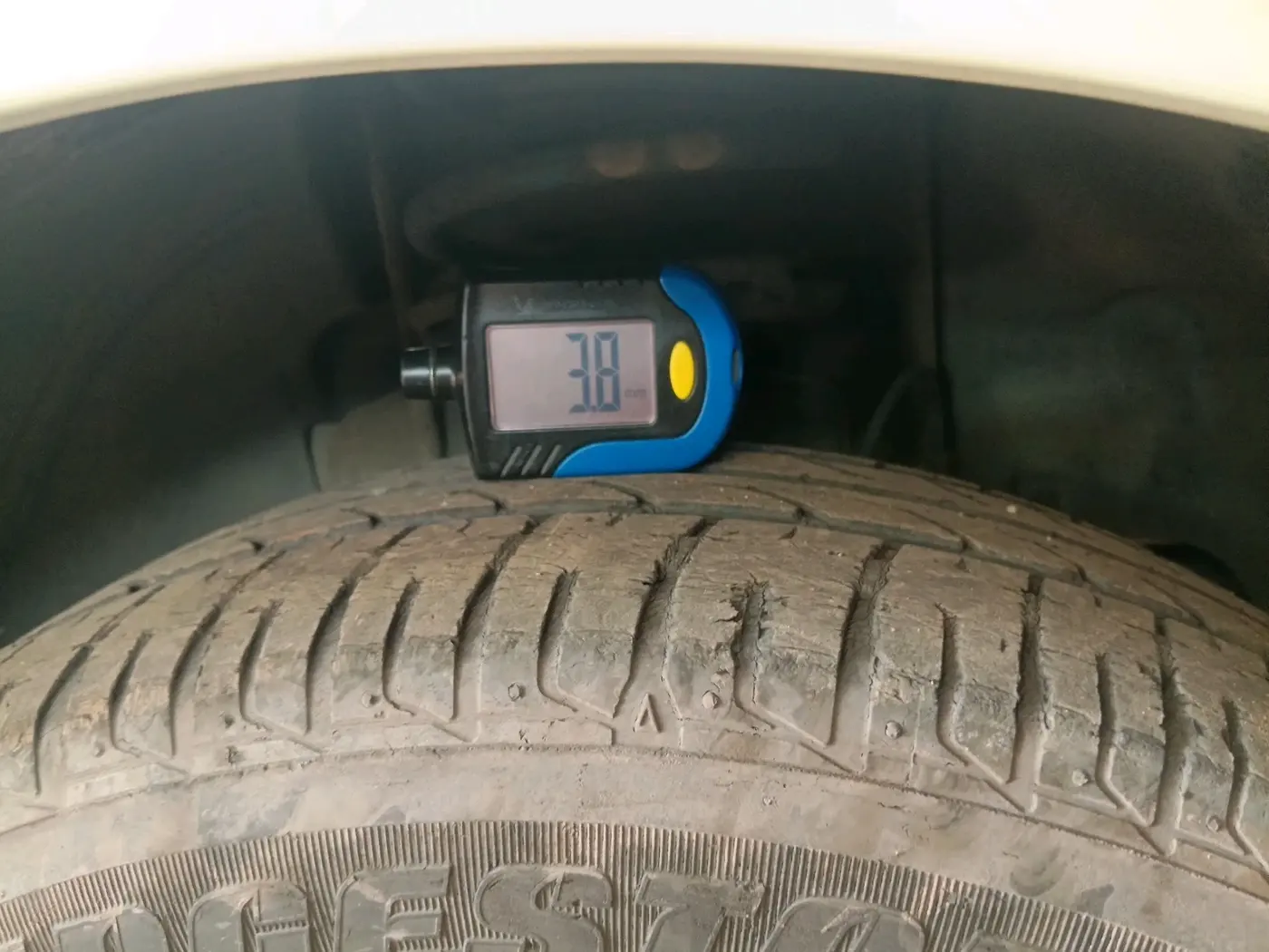 2017 Tata Tiago XZA PETROL, Petrol, Automatic, 93,400 km, tyre