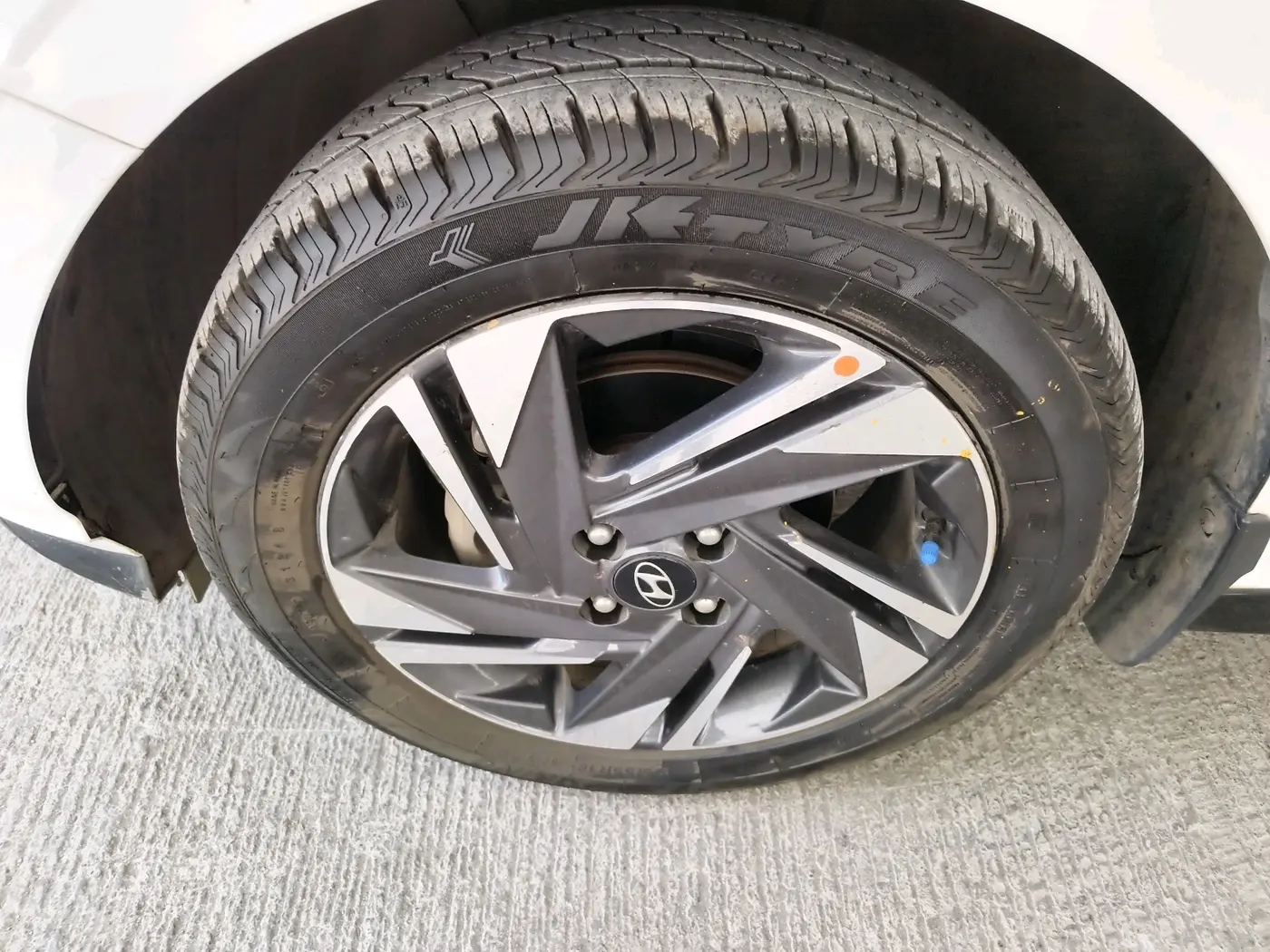 2021 Hyundai NEW I20 ASTA (O) 1.2 MT, Petrol, Manual, 19,769 km, tyre