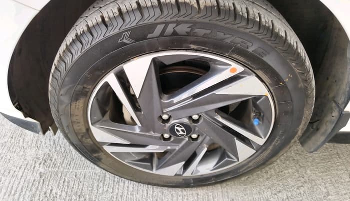 2021 Hyundai NEW I20 ASTA (O) 1.2 MT, Petrol, Manual, 19,769 km, tyre