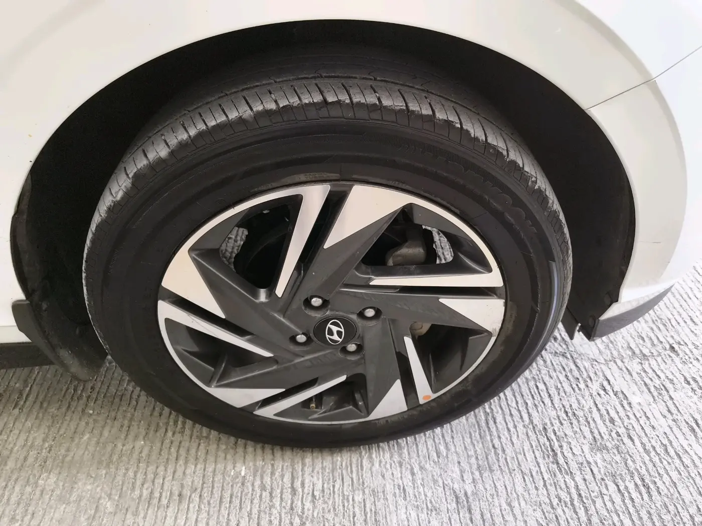 2021 Hyundai NEW I20 ASTA (O) 1.2 MT, Petrol, Manual, 19,769 km, tyre