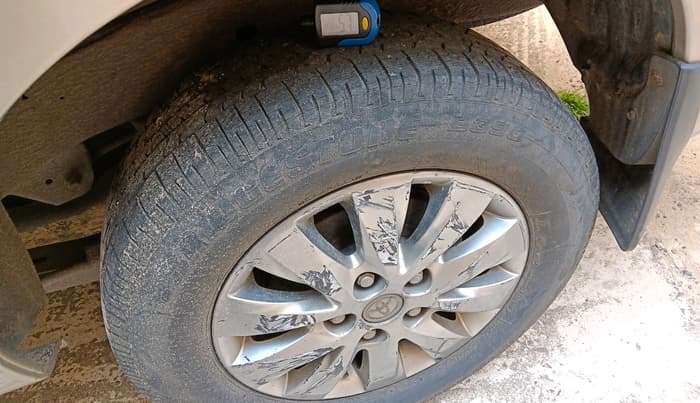 2011 Toyota Innova 2.5 G4 8 STR, Diesel, Manual, 51,074 km, tyre