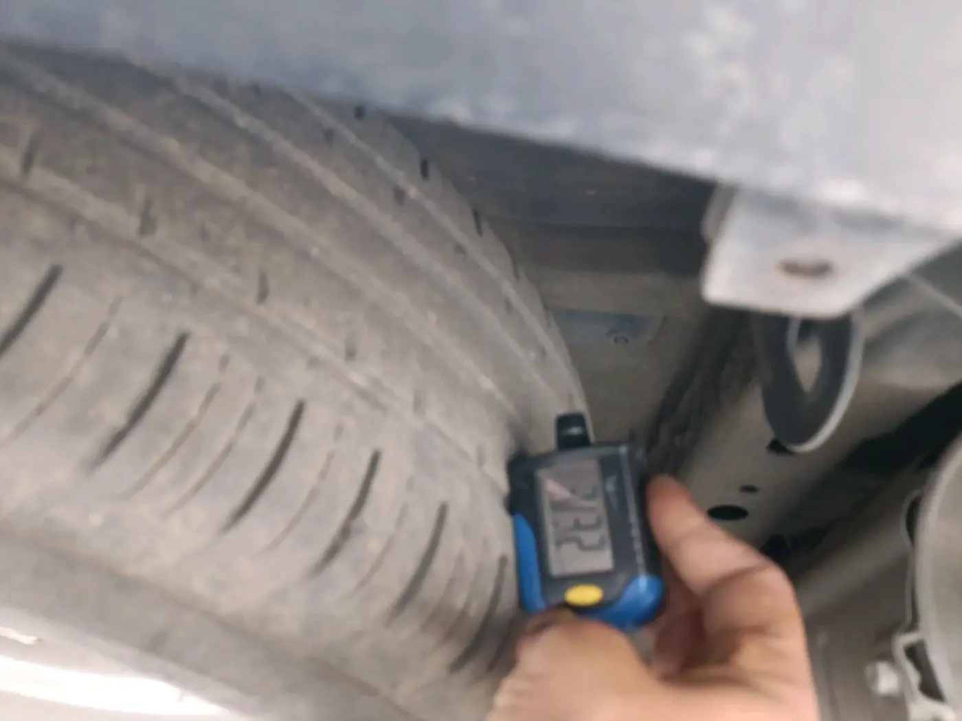 2019 Mahindra XUV500 W11 AT, Diesel, Automatic, 1,20,538 km, tyre