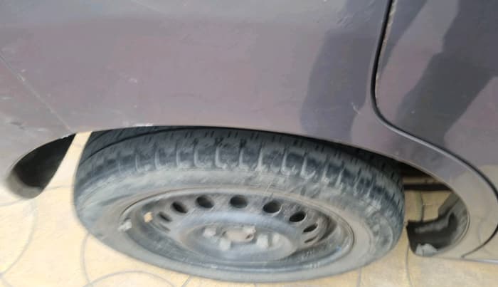 2014 Maruti Wagon R 1.0 VXI ABS, Petrol, Manual, 1,06,894 km, tyre