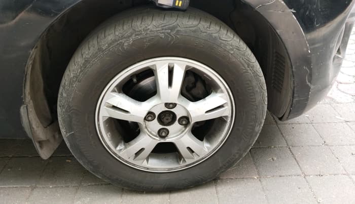 2011 Hyundai i20 SPORTZ 1.2, Petrol, Manual, 1,02,233 km, tyre