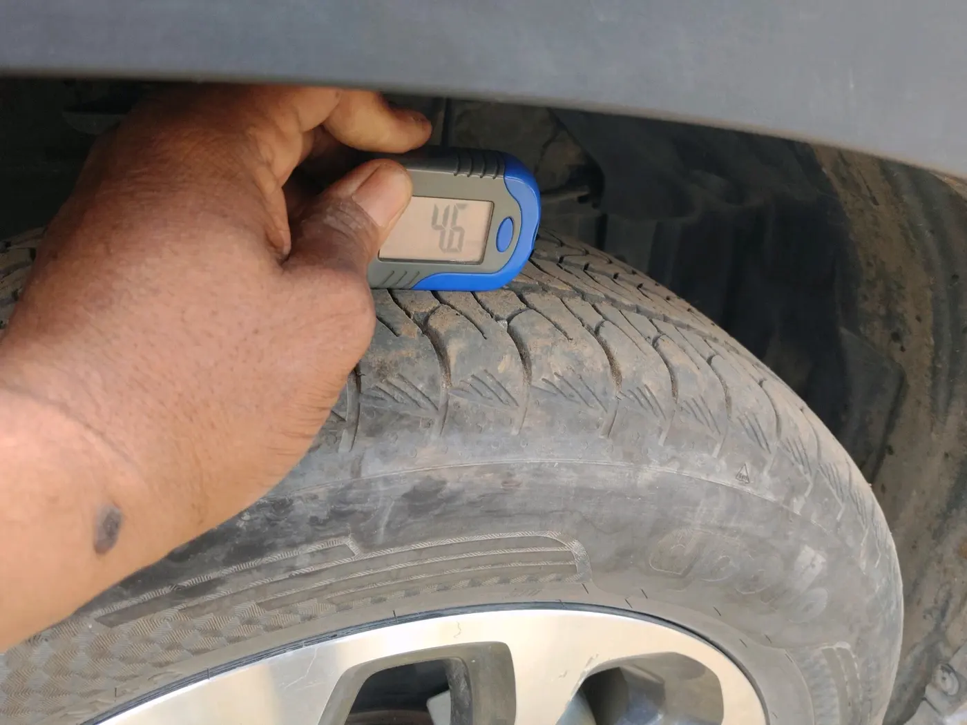2023 Maruti Grand Vitara SIGMA SMART HYBRID, Petrol, Manual, 35,507 km, tyre