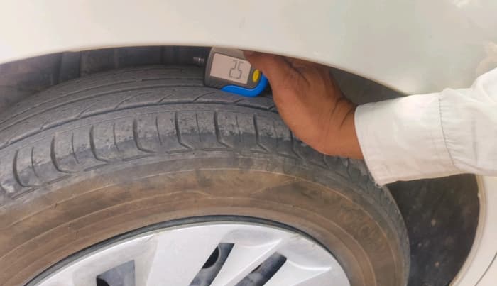 2019 Maruti Ertiga VXI SHVS, Petrol, Manual, 44,698 km, tyre