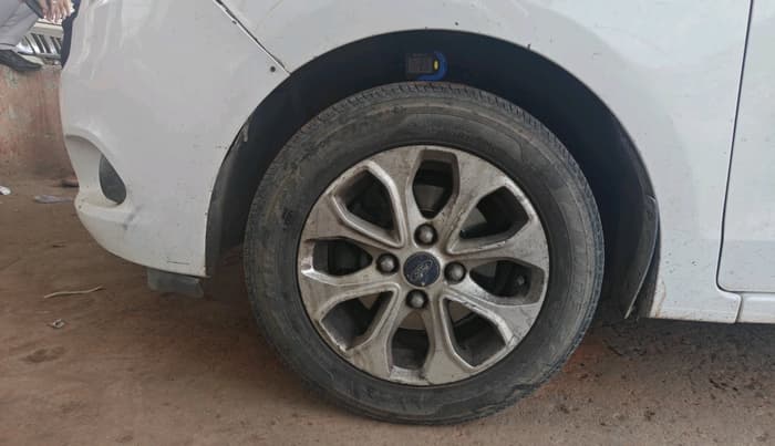 2017 Ford New Figo TITANIUM 1.2 PETROL MT, Petrol, Manual, 97,868 km, tyre