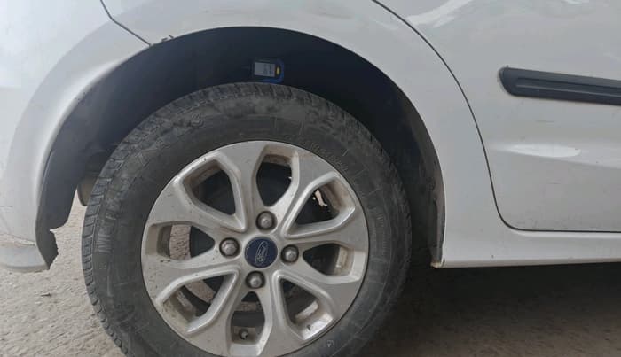 2017 Ford New Figo TITANIUM 1.2 PETROL MT, Petrol, Manual, 97,868 km, tyre