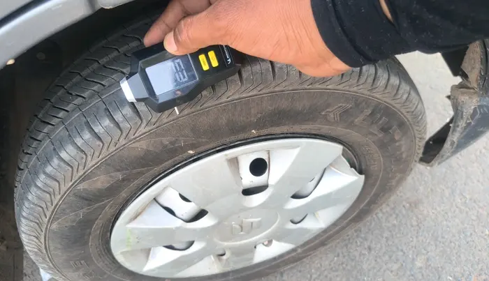 2023 Maruti Eeco 7 STR STD 1.2, Petrol, Manual, 89,181 km, tyre
