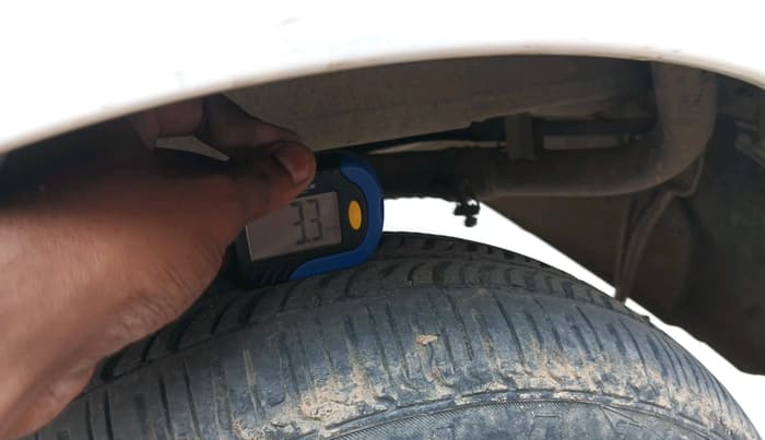 2013 Maruti Alto 800 LX, CNG, Manual, 1,19,535 km, tyre