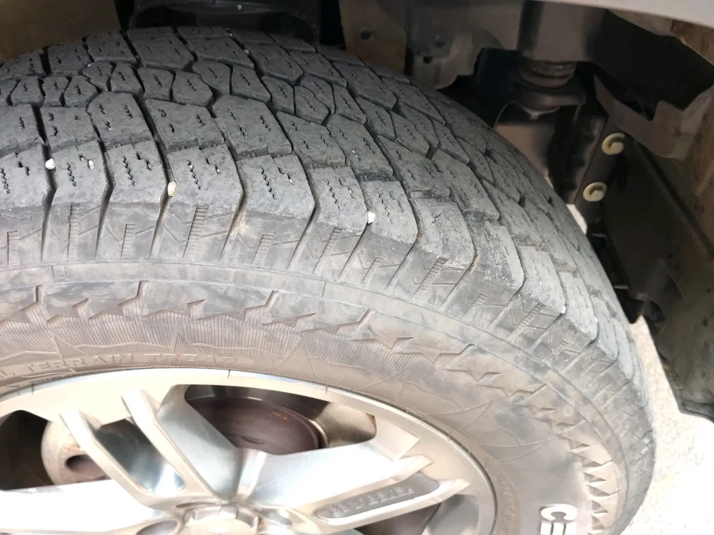 2023 Mahindra Thar LX D AT 4WD HT, Diesel, Automatic, 48,681 km, tyre