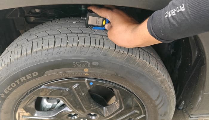 2026 Maruti BREZZA ZXI AT SMART HYBRID, Petrol, Automatic, 1,667 km, tyre