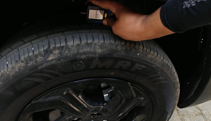 2026 Maruti BREZZA ZXI AT SMART HYBRID, Petrol, Automatic, 1,667 km, tyre