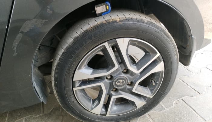 2020 Tata TIGOR XZA PLUS PETROL, Petrol, Automatic, 47,065 km, tyre