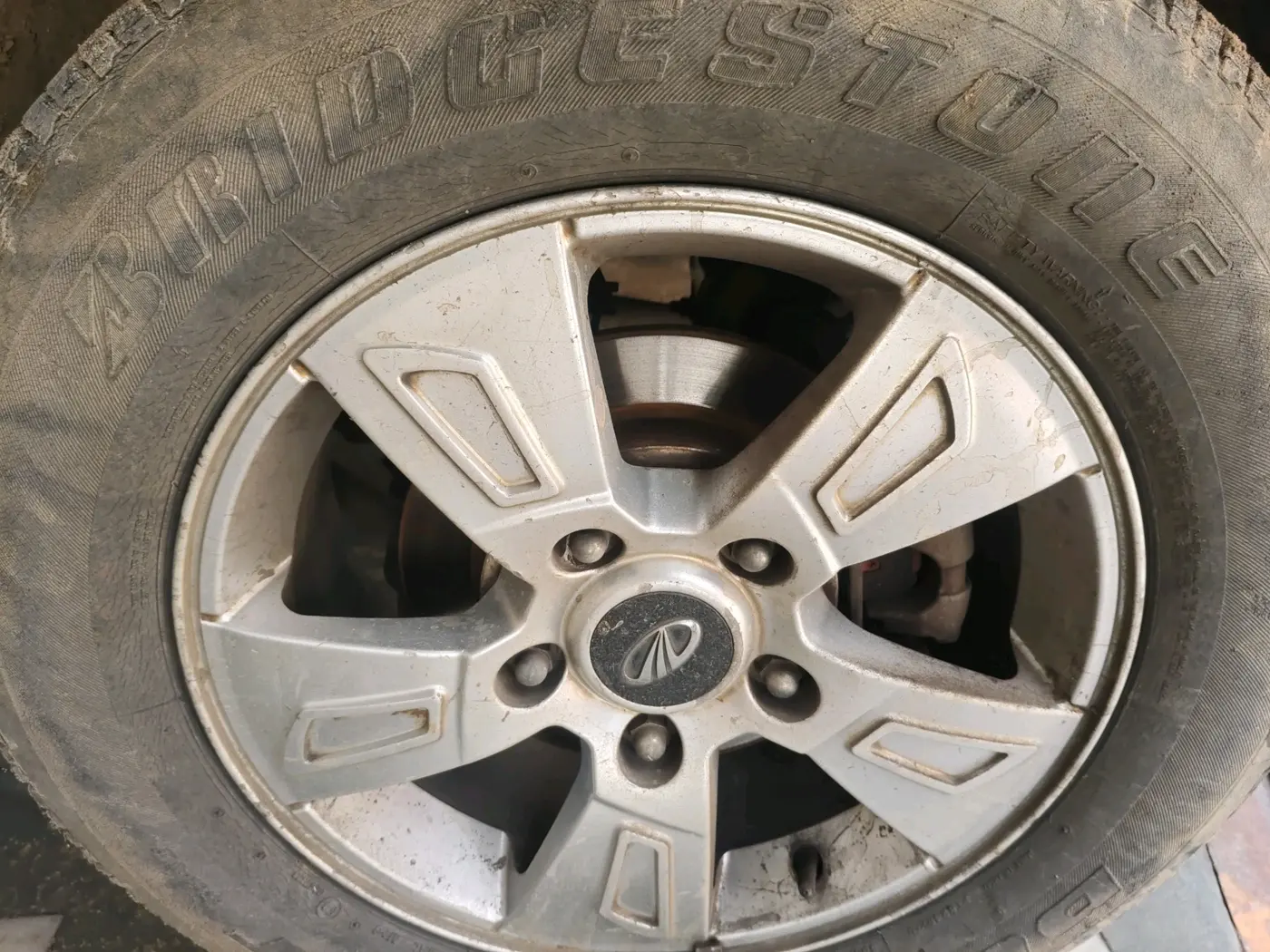 2015 Mahindra XUV500 W8, Diesel, Manual, 70,568 km, tyre
