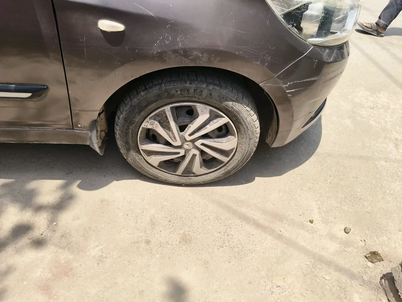 2017 Tata Tiago XT PETROL, CNG, Manual, 57,338 km, tyre