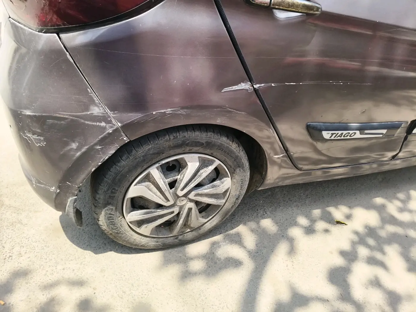 2017 Tata Tiago XT PETROL, CNG, Manual, 57,338 km, tyre