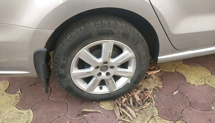 2012 Volkswagen Vento HIGHLINE DIESEL 1.6, Diesel, Manual, 1,79,900 km, tyre