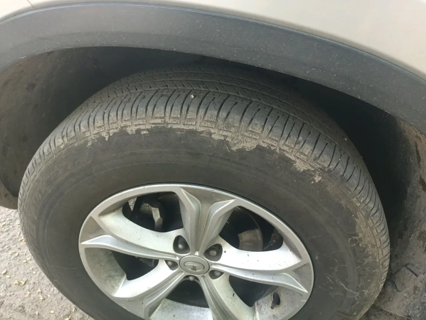 2019 Tata Harrier XT 2.0L KRYOTEC, Diesel, Manual, 1,60,037 km, tyre