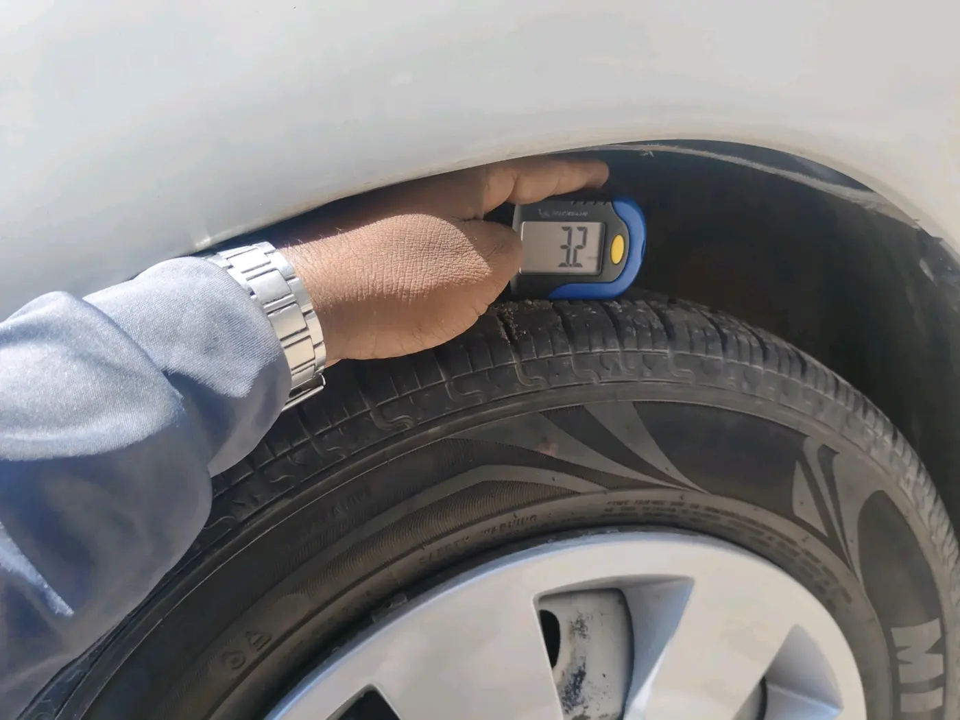 2012 Maruti Zen Estilo LXI CNG, CNG, Manual, 75,402 km, tyre